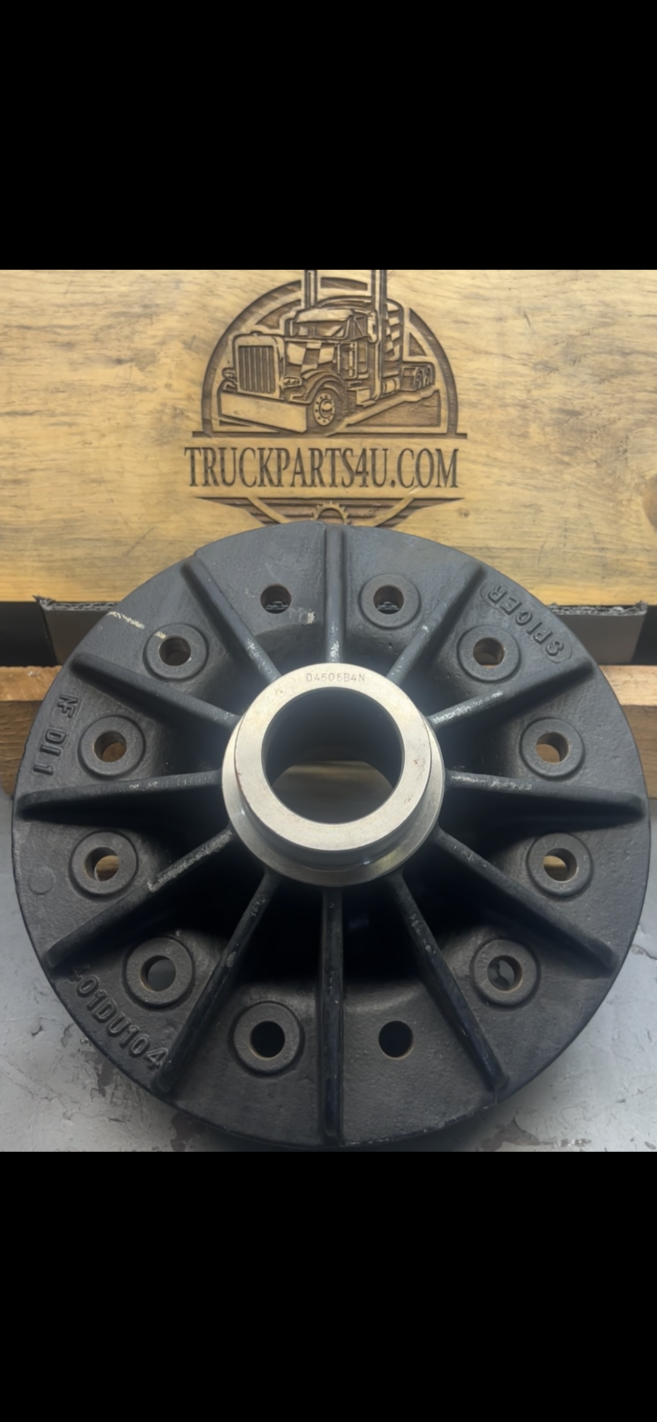 401DU105 Dana Spicer N400 N190 Ring Gear Carrier with Casting Number 401DU104 - New Old Stock (NOS)